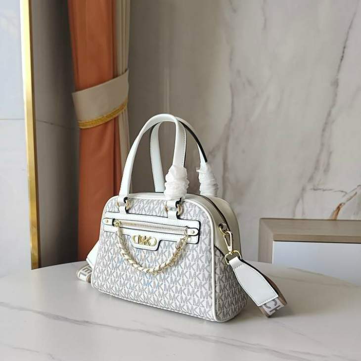 Picture of Michael Kors Wallets _SKUfw242017292fw